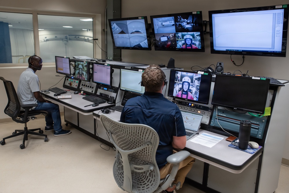 711 HPW centrifuge simulates spaceflight for astronauts