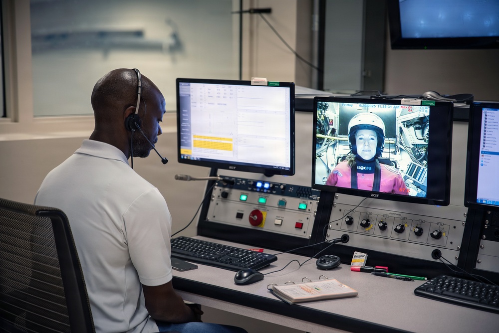 711 HPW centrifuge simulates spaceflight for astronauts