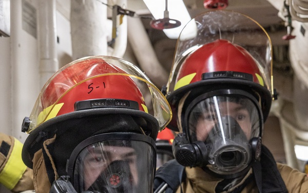 USS Mahan Conducts General Quarters Drill