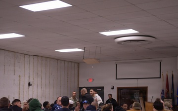 Sailors participate in Thanksgiving Feast