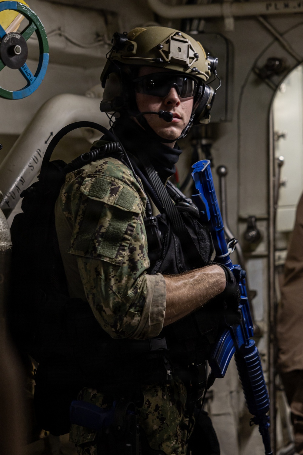 USS Mahan Conducts VBSS Training