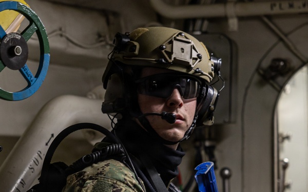 USS Mahan Conducts VBSS Training