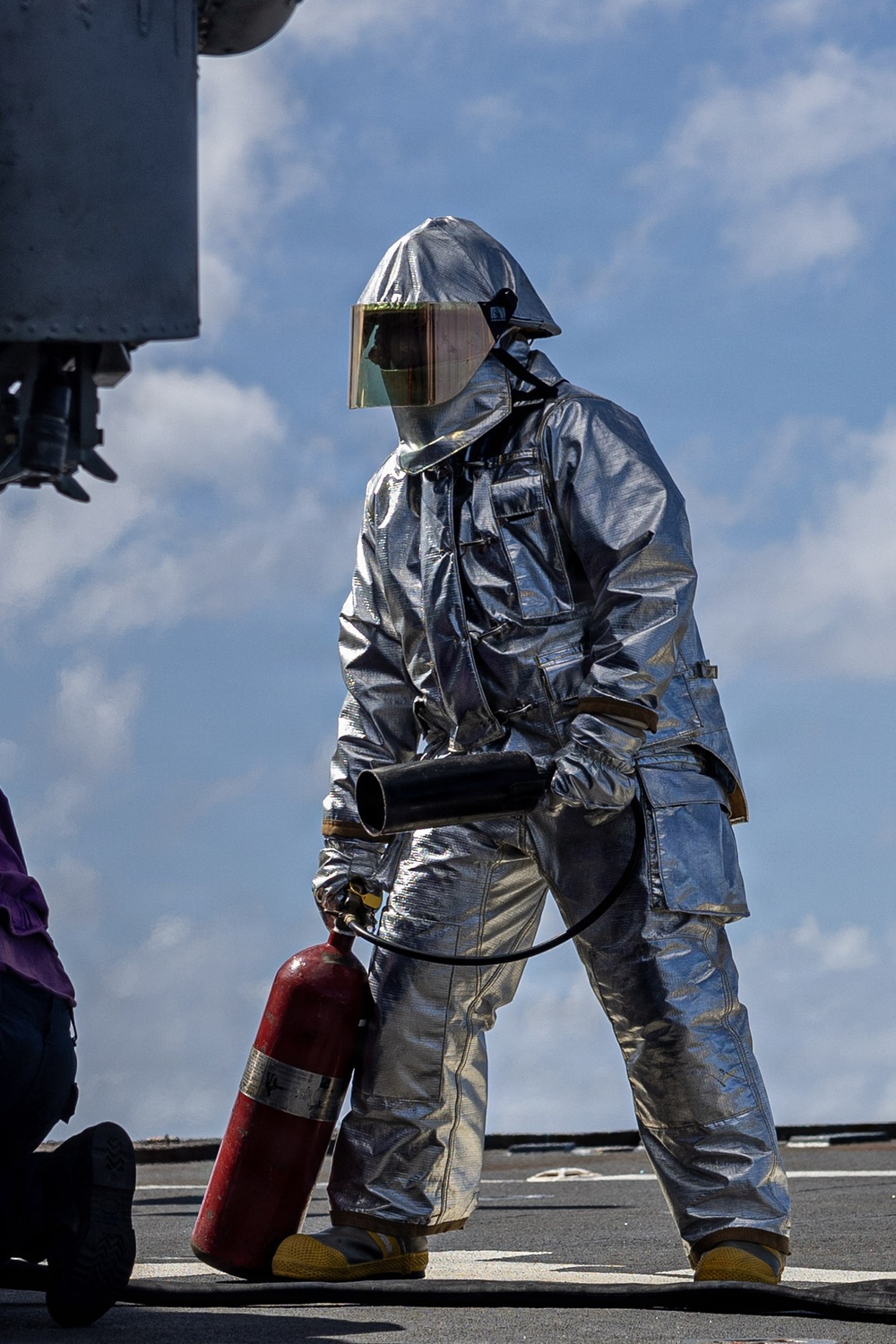 USS Mahan Conducts Flight Quarters
