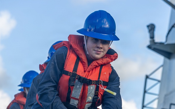 USS Mahan Conducts a Replenishment-at-Sea with USNS Supply