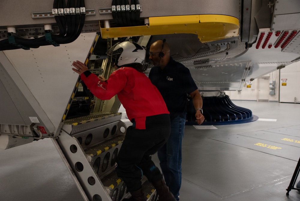 711 HPW centrifuge simulates spaceflight for astronauts