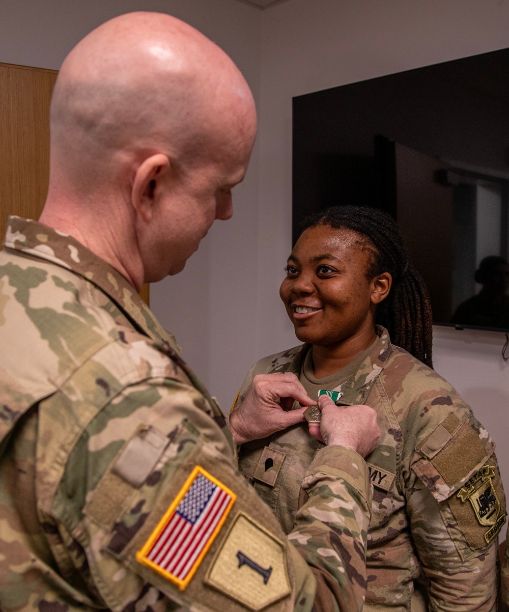 Combat camera Soldiers recognized for their service in Italy