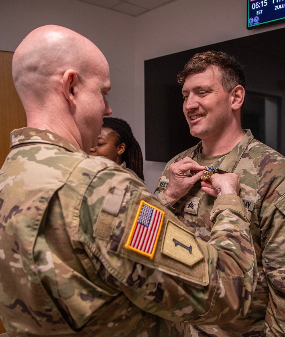 Combat camera Soldiers recognized for their service in Italy