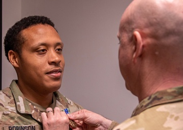 Combat camera Soldiers recognized for their service in Italy