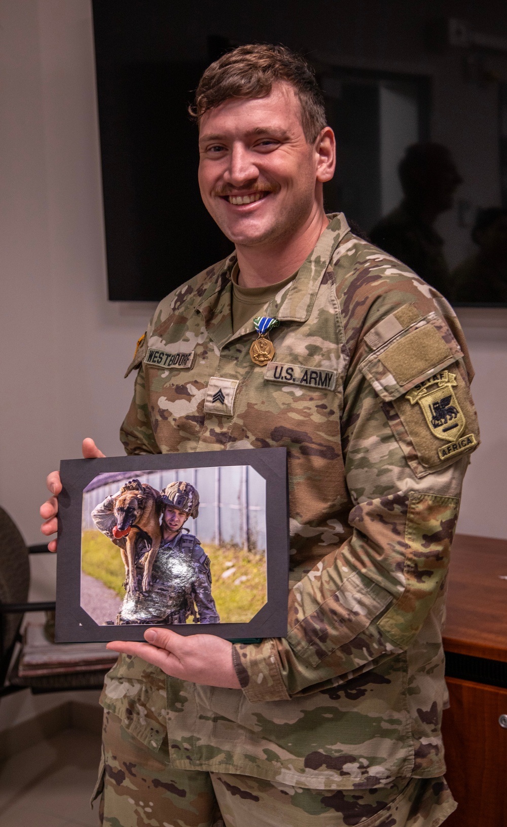 Combat camera Soldiers recognized for their service in Italy