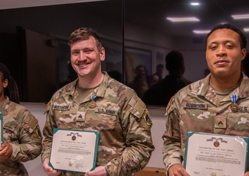 Combat camera Soldiers recognized for their service in Italy