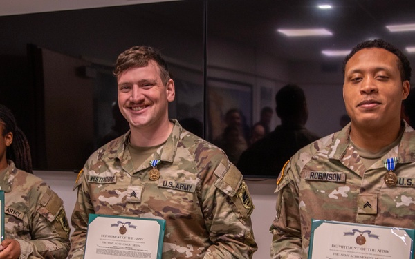 Combat camera Soldiers recognized for their service in Italy
