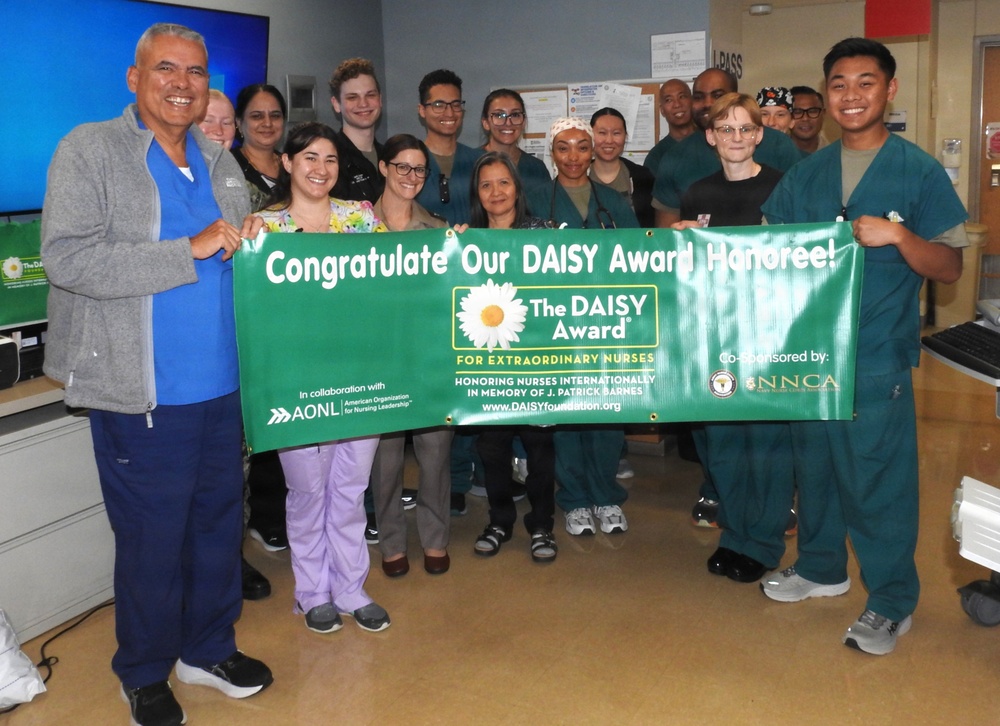 Walter Reed recognizes extraordinary nurse with DAISY Award