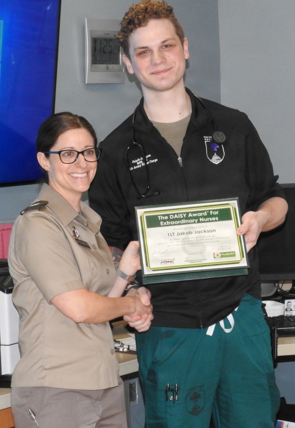Walter Reed recognizes extraordinary nurse with DAISY Award