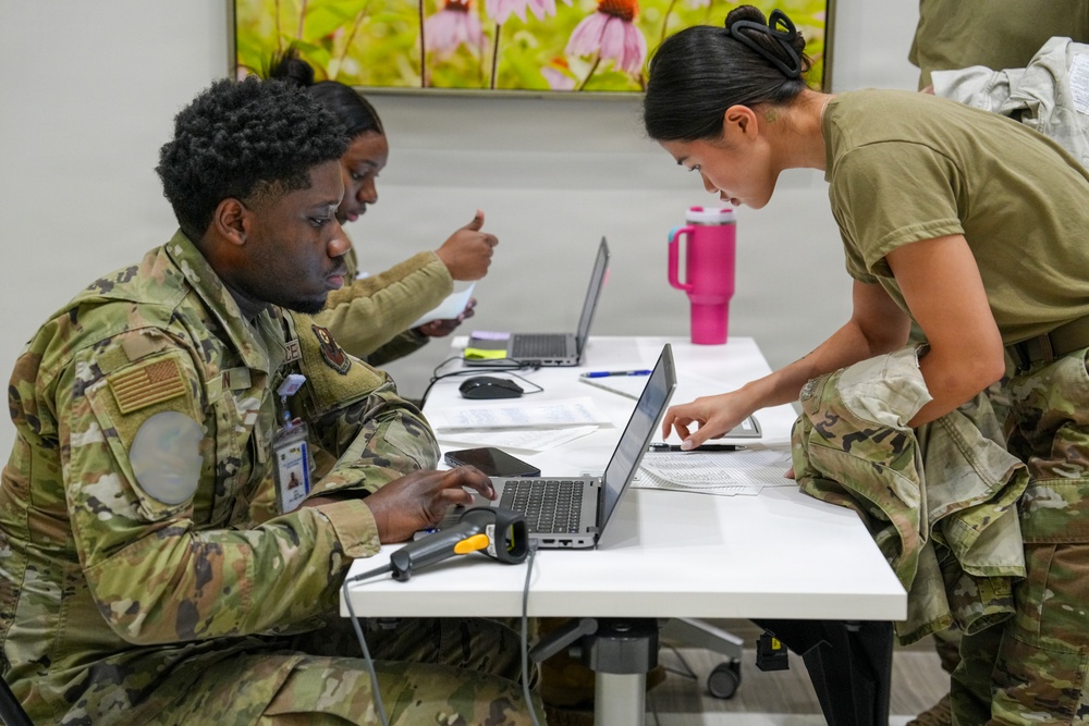 Air Commandos receive annual influenza vaccines