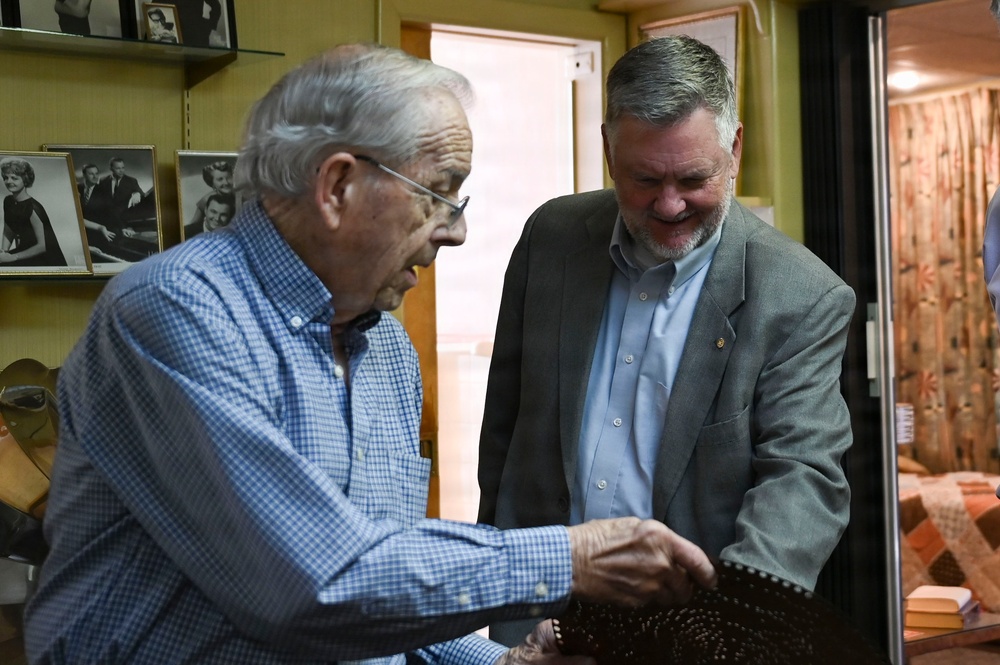 Former AFSOC commander visits Cannon AFB