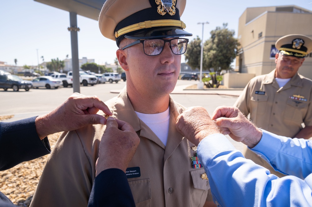 Family, Co-Workers Celebrate Officer’s Promotion to Commander at Naval Surface Warfare Center, Port Hueneme Division