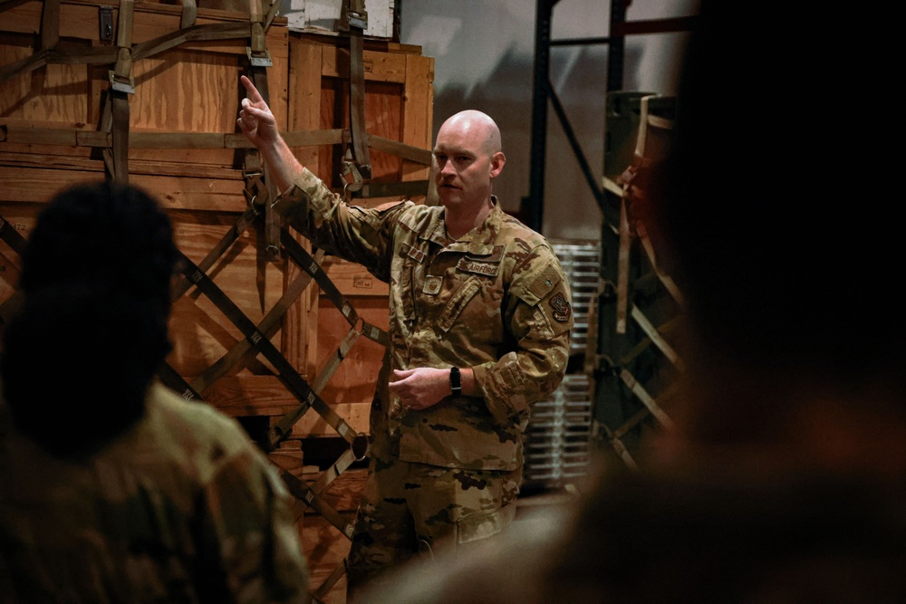 I Corps Soldiers Conduct Pallet Building Training with EAGLE Team
