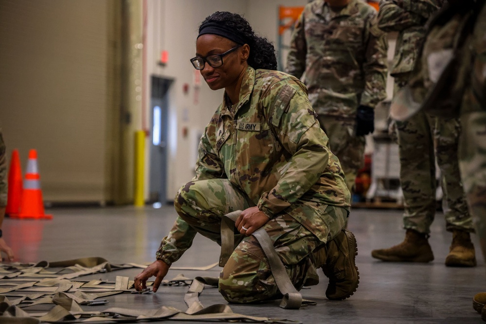 I Corps Soldiers Conduct Pallet Building Training with EAGLE Team
