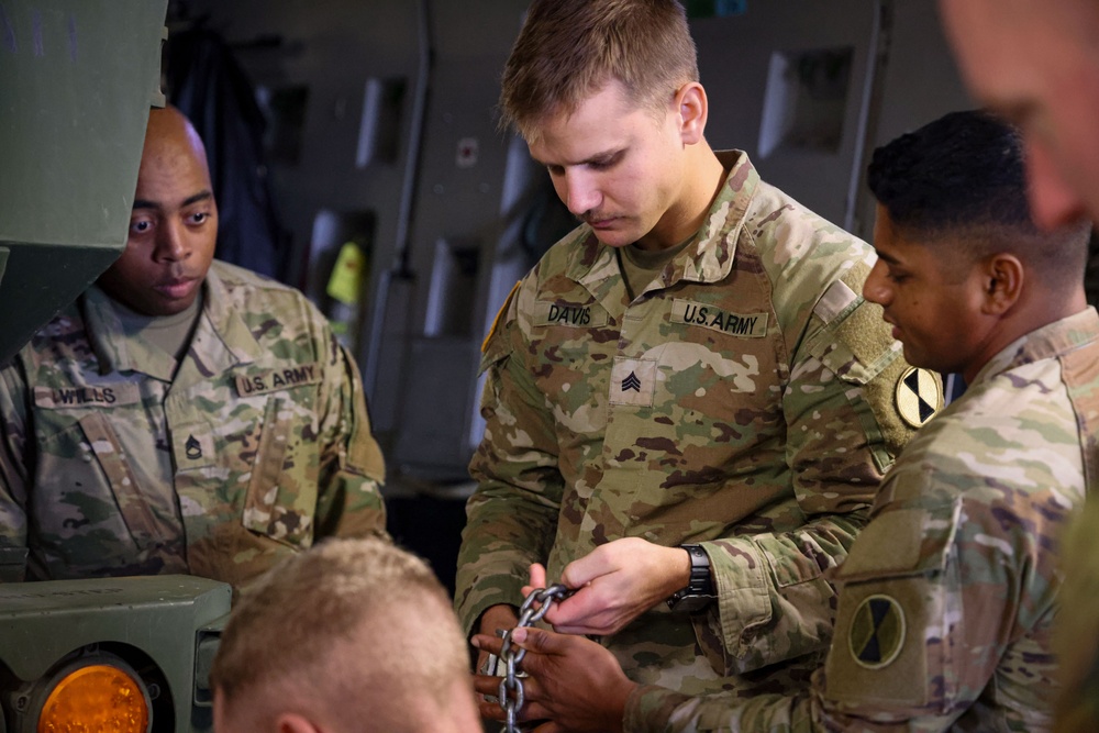 I Corps Soldiers Execute Mobility Training and Airlift Preparation at McChord Airfield