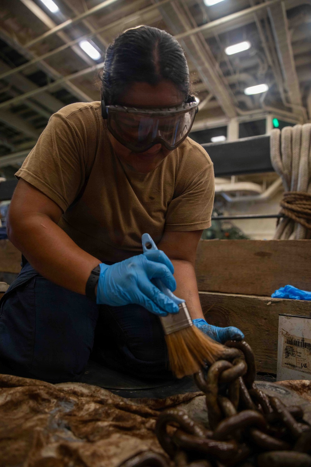 Maintenance aboard USS Fort Lauderdale