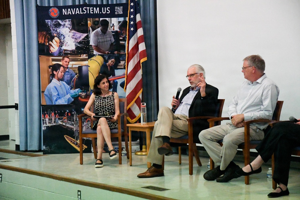Naval Research Interns Explore Naval Careers During ‘Pathways to Discovery’ Panel