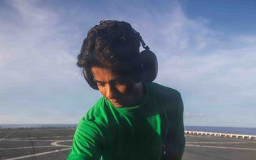 Maintenance aboard USS Fort Lauderdale