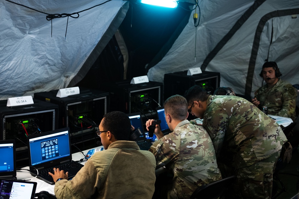 JCSE and 6th CS partner during Noble Skywave