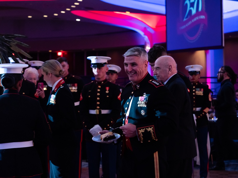 Marine Barracks Washington 8th &amp; I 250th Birthday Ball