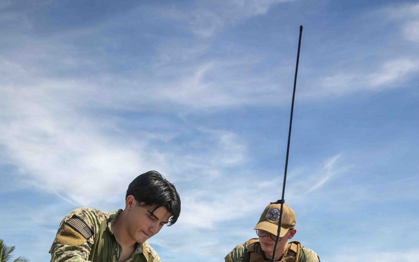 USS Fort Lauderdale Conducts Amphibious Landing Operation
