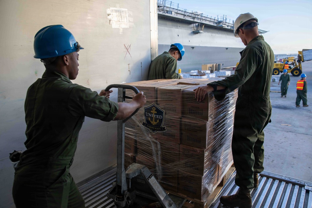 NAVSOUTH Visits USS Fort Lauderdale