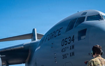Pilots Conduct Touch-and-Go Training for the C-17 Globemaster III