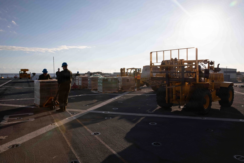 NAVSOUTH Visits USS Fort Lauderdale