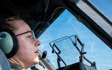 Pilots Conduct Touch-and-Go Training for the C-17 Globemaster III