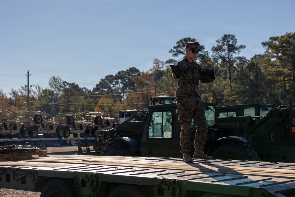 II MEF Marines receive transport cargo from WTI 1-26