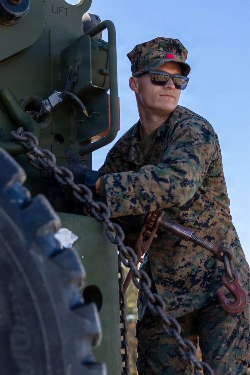 II MEF Marines receive transport cargo from WTI 1-26