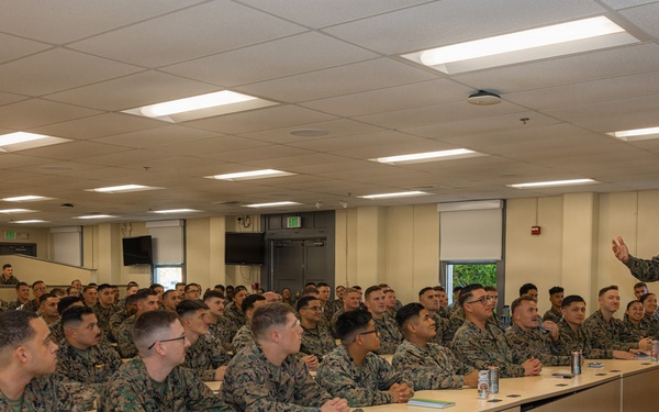 Sergeant Major of the Marine Corps visits MCRDSD