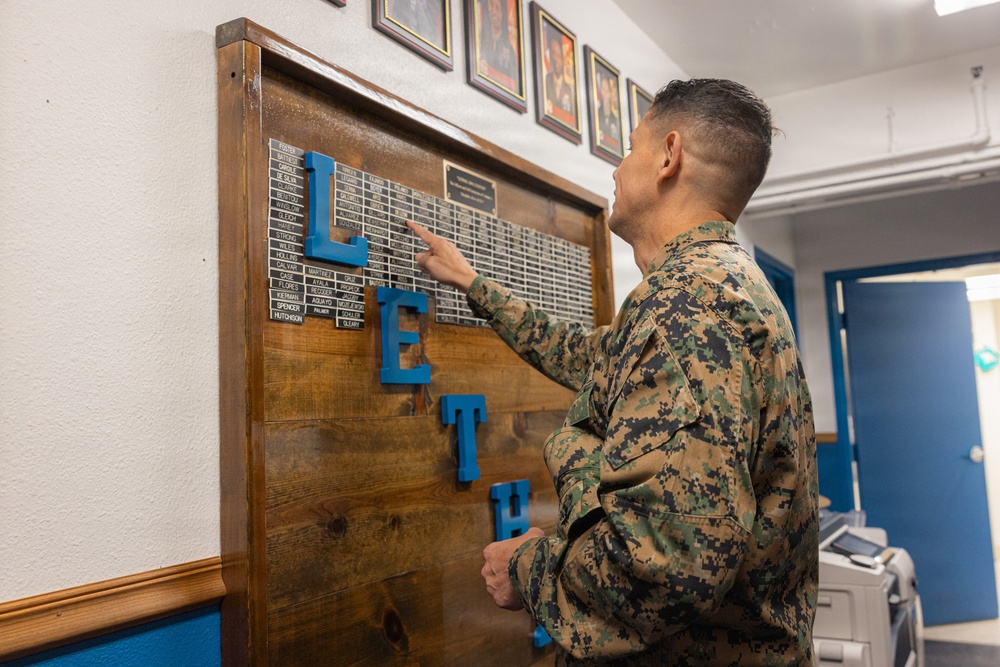 Sergeant Major of the Marine Corps visits MCRDSD