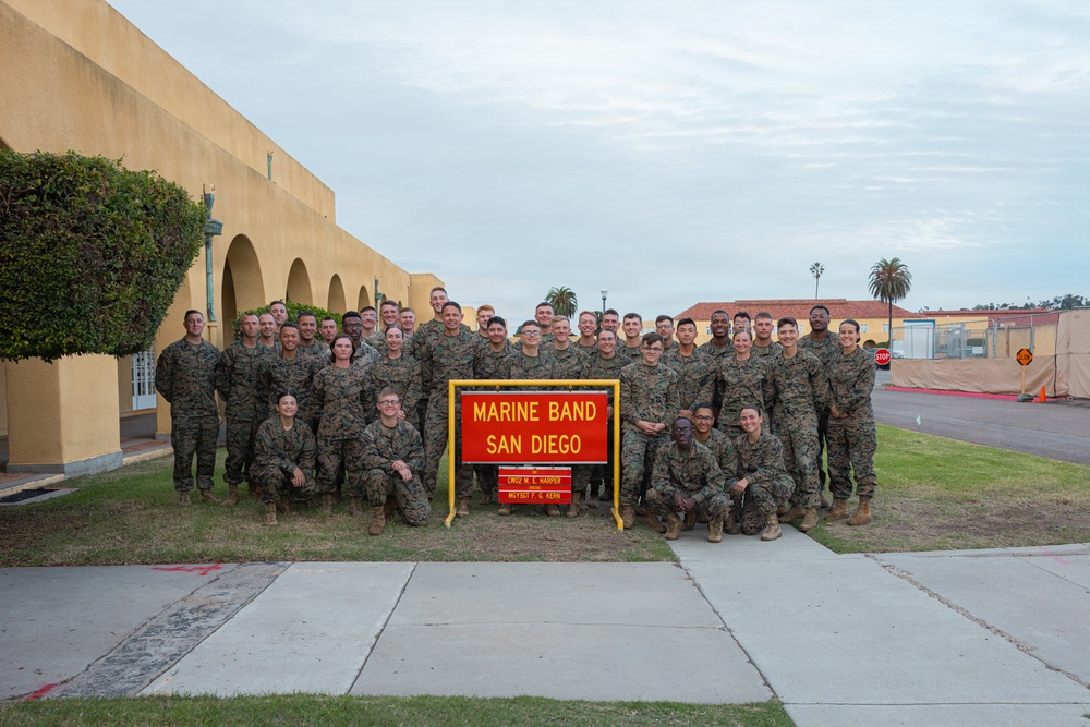 Sergeant Major of the Marine Corps visits MCRDSD