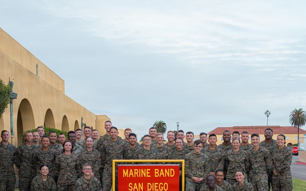 Sergeant Major of the Marine Corps visits MCRDSD