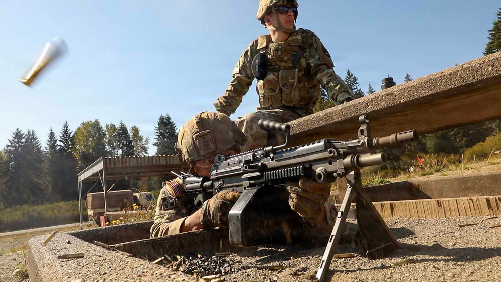16th Combat Aviation Brigade conduct M249 Squad Automatic Weapon training