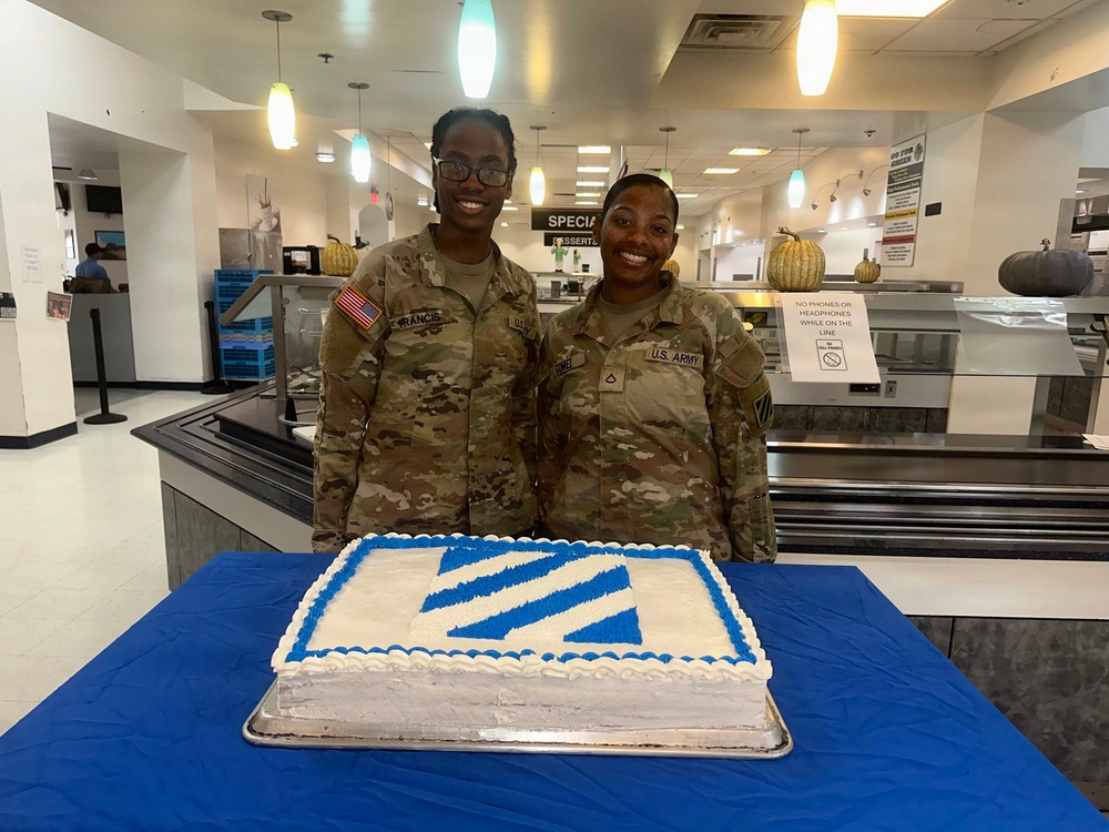 Dogface Soldiers decorate cakes