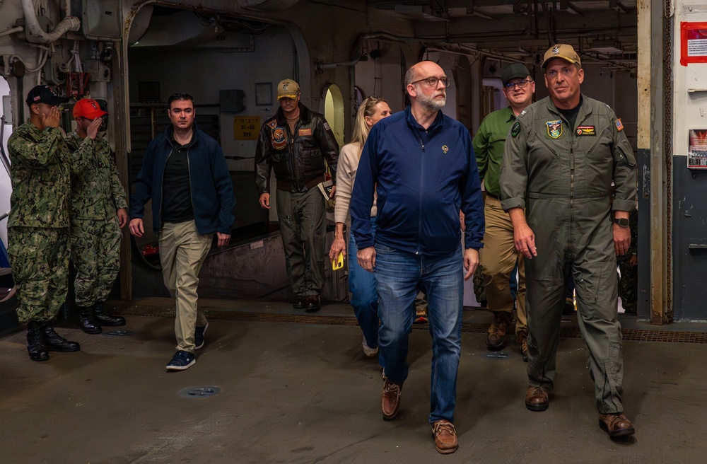 OMB visits USS Essex