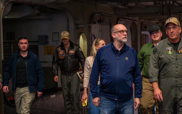 OMB visits USS Essex