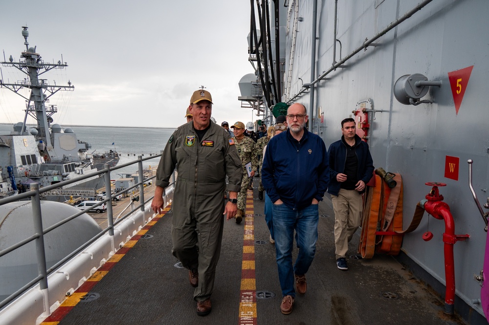 OMB visits USS Essex