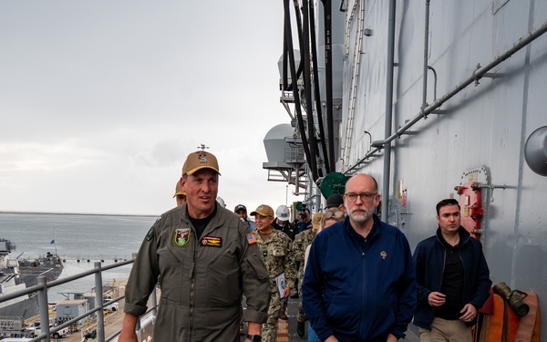 OMB visits USS Essex