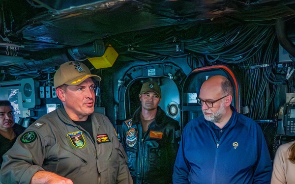 OMB visits USS Essex