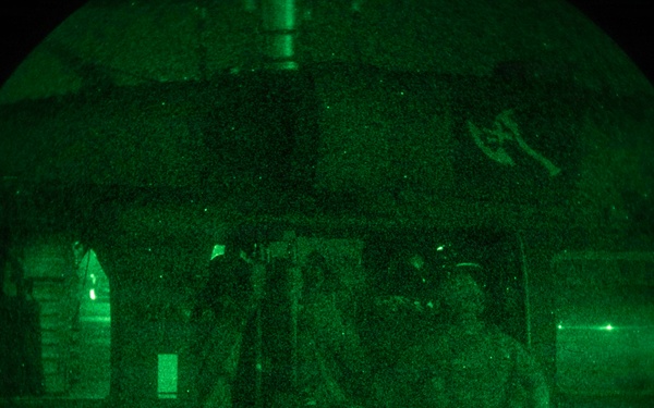 1-2 Stryker Brigade Combat Team conduct Air Assault operations with 2-158th Assault Helicopter Battalion, 16th Combat Aviation Brigade