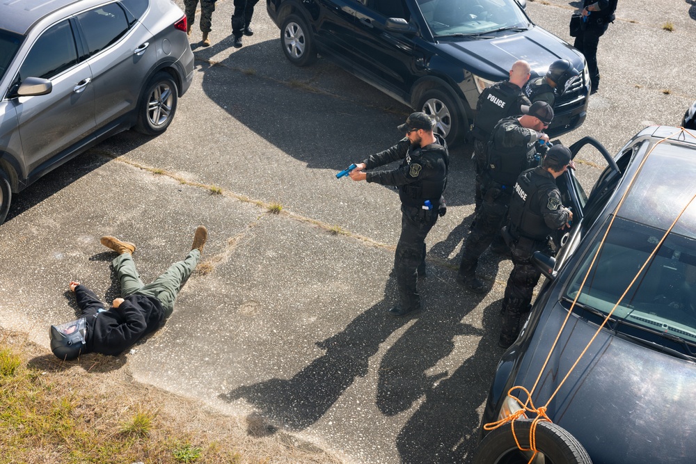 New Bern Police and Cherry Point SRT Conduct Suspect Apprehension Drills