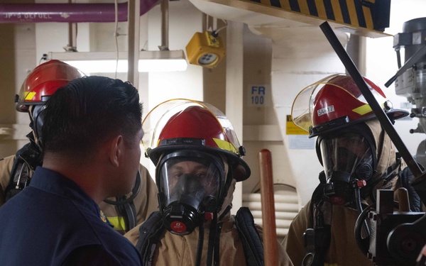 USS America (LHA 6) Conducts An In-Port Emergency Team Drill
