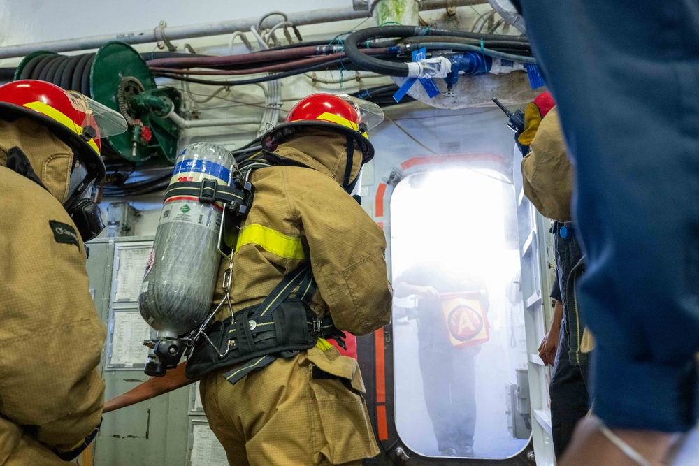 USS America (LHA 6) Conducts An In-Port Emergency Team Drill